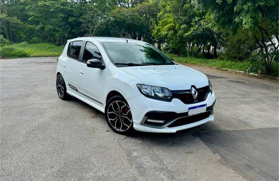 RENAULT SANDERO 2.0 16V HI-FLEX RS MANUAL RENAULT SANDERO 2.0 16V HI-FLEX RS MANUAL